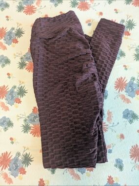 Textured Leggings in Deep Plum